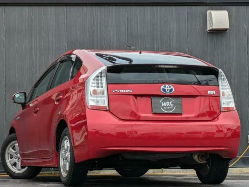 PRIUS-4