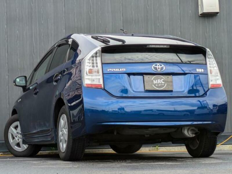 PRIUS-4