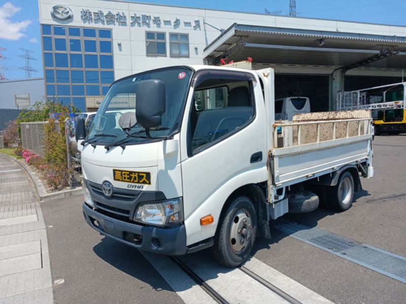 TOYOTA　DYNA