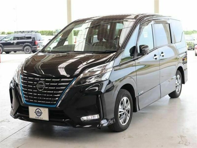 NISSAN　SERENA