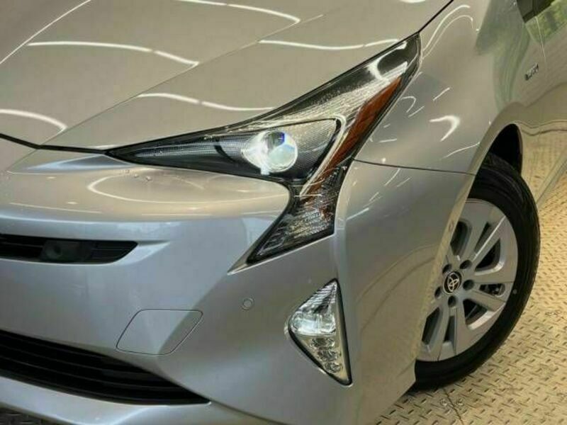 PRIUS-12