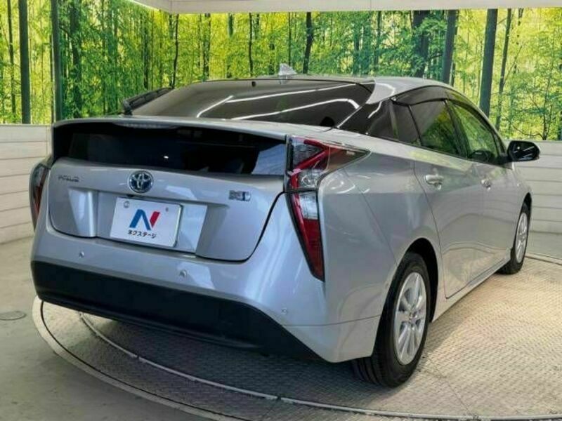 PRIUS-17