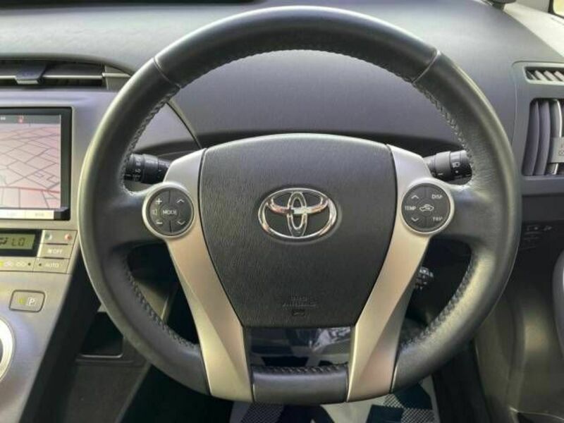 PRIUS-17