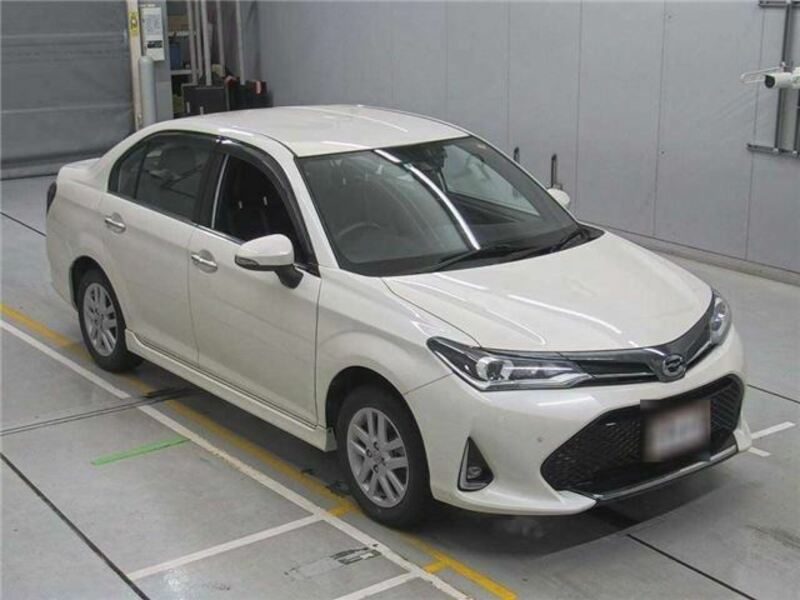 COROLLA AXIO-4