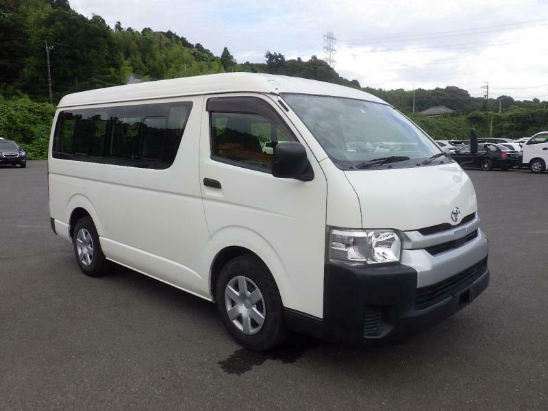 TOYOTA　HIACE