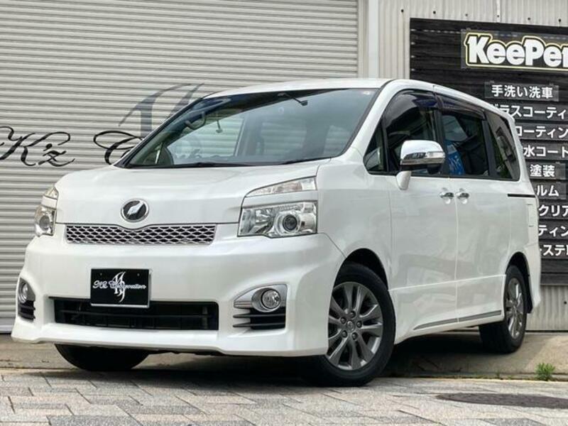 TOYOTA　VOXY