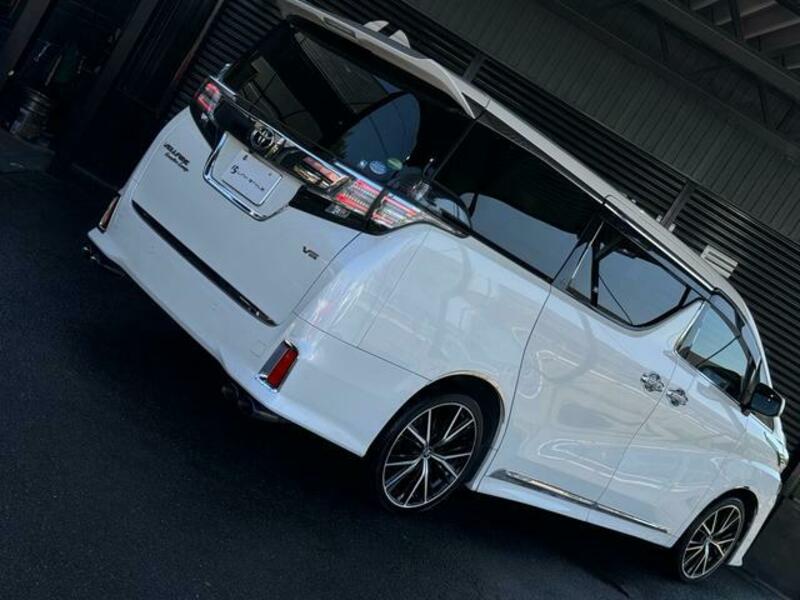 VELLFIRE-16