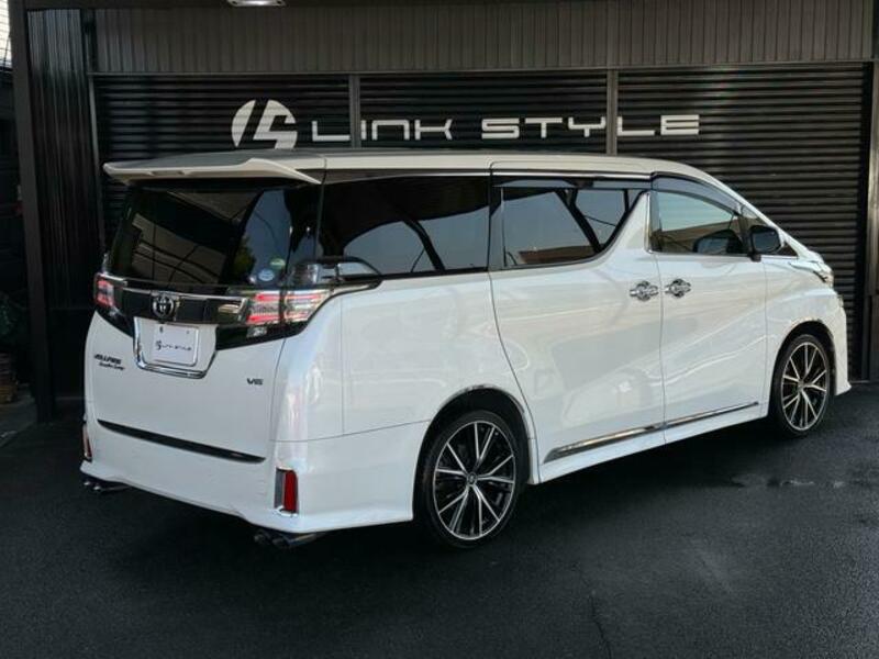 VELLFIRE-15