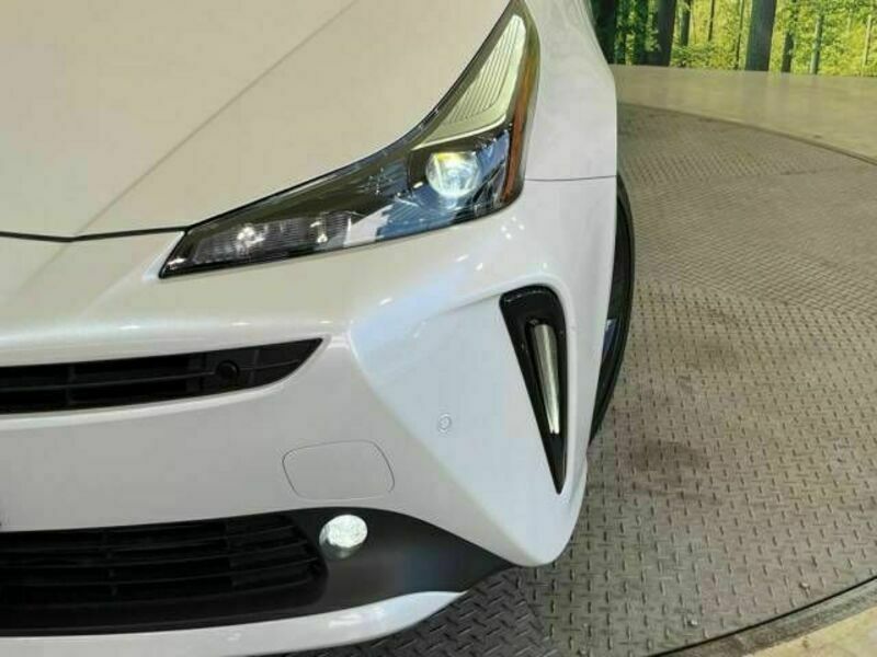 PRIUS-11