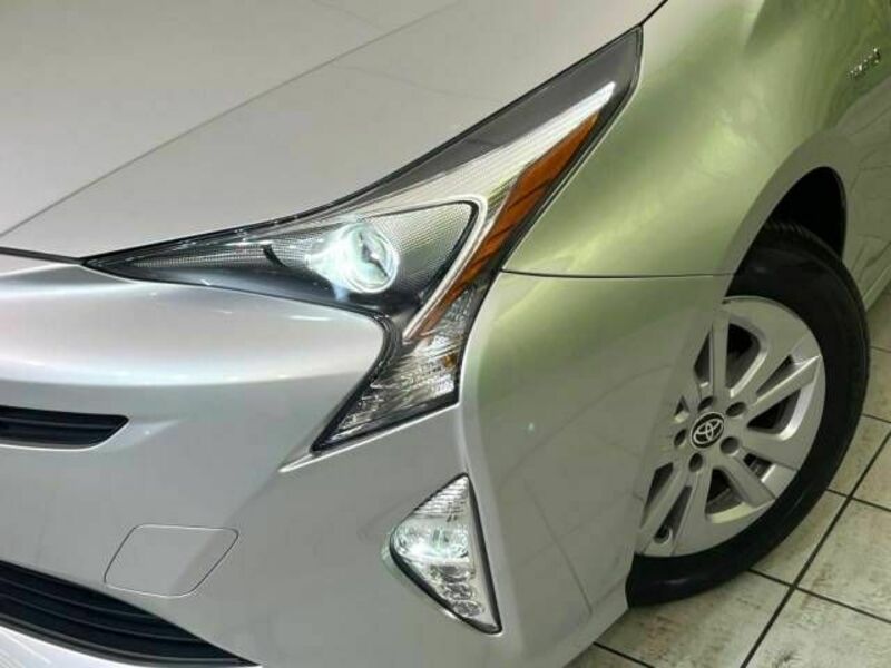 PRIUS-12