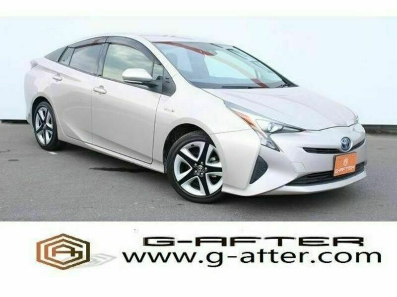 TOYOTA　PRIUS