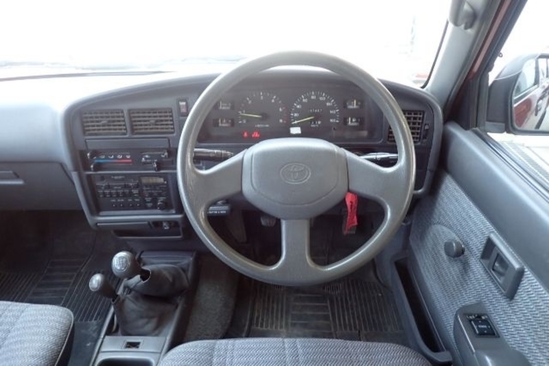 HILUX PICK UP-16