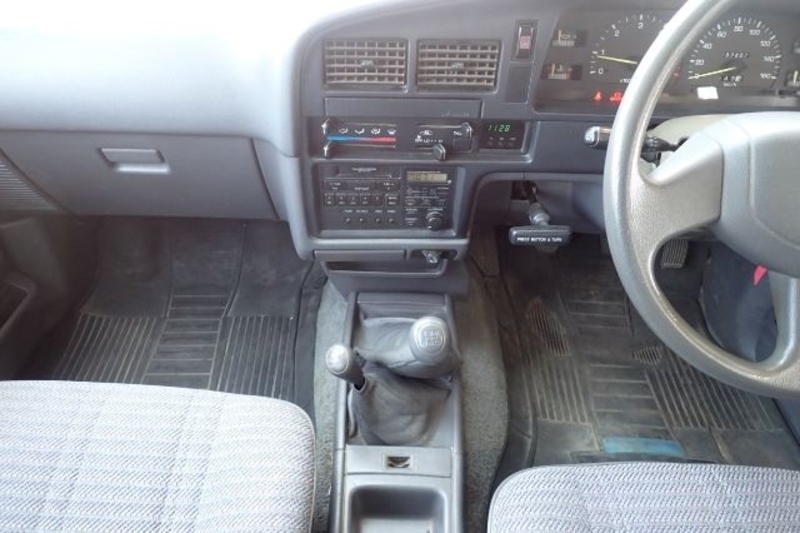 HILUX PICK UP-18