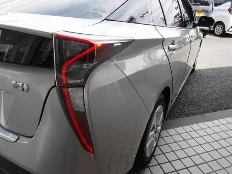 PRIUS-6