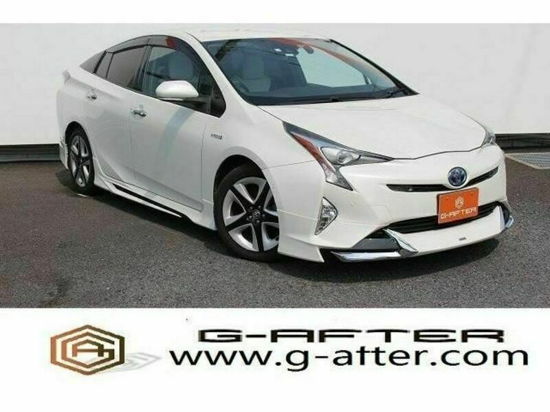 TOYOTA　PRIUS