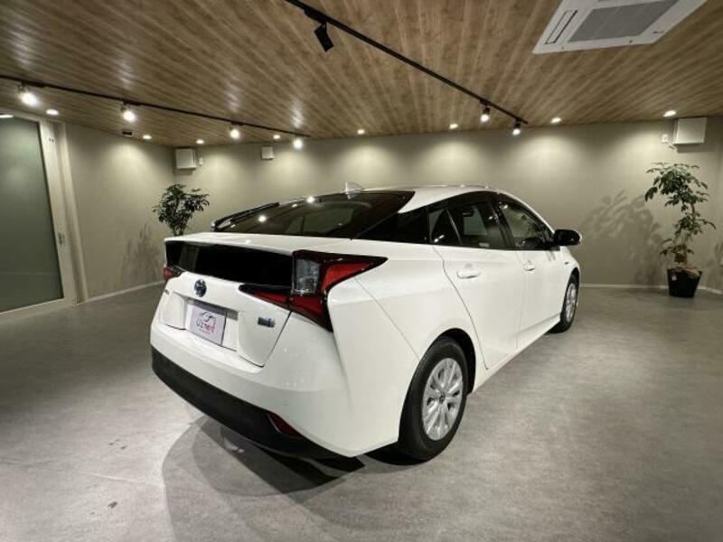 PRIUS-13