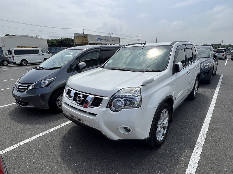 NISSAN　X-TRAIL