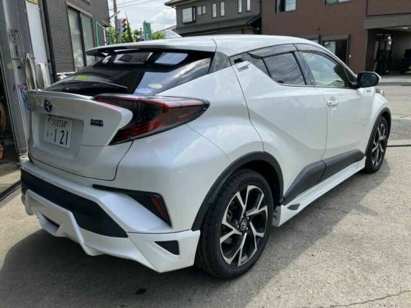 C-HR-2