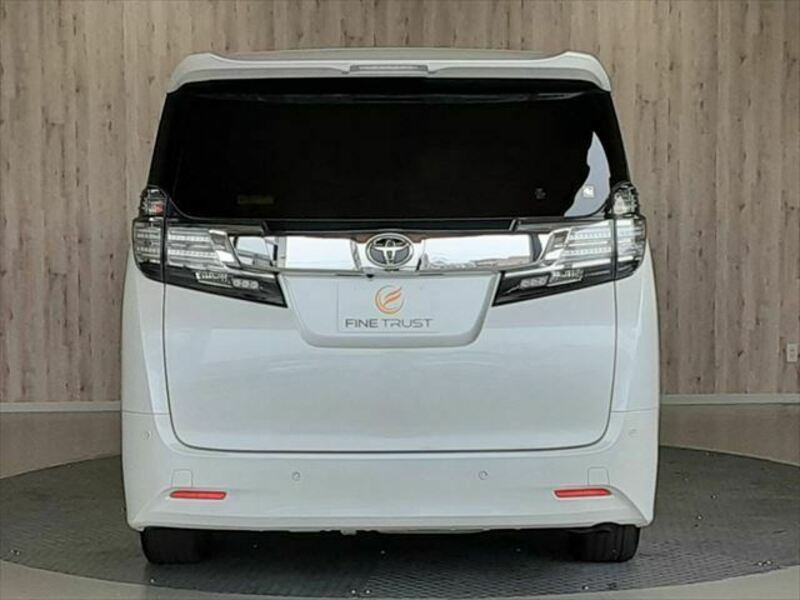 VELLFIRE-17