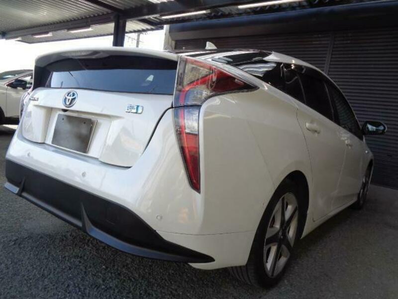 PRIUS-16