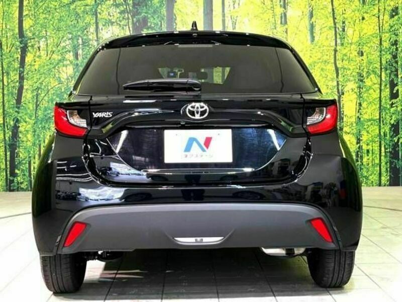 YARIS-15