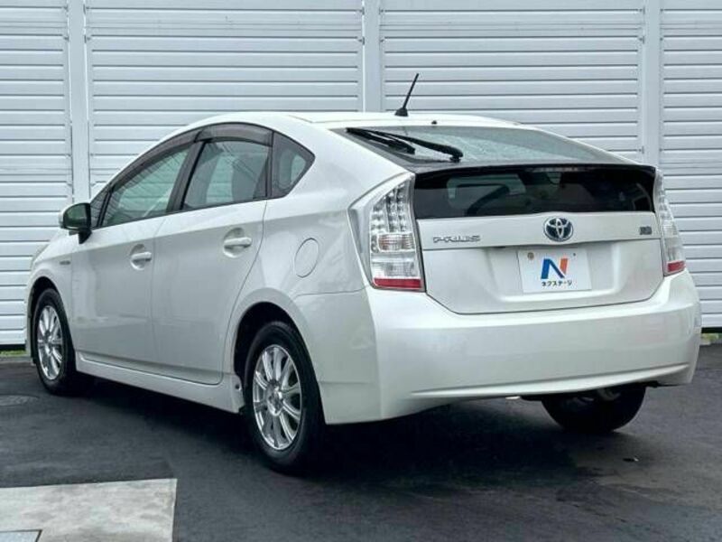 PRIUS-16