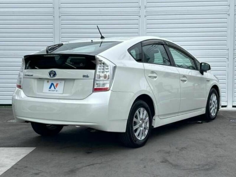 PRIUS-17