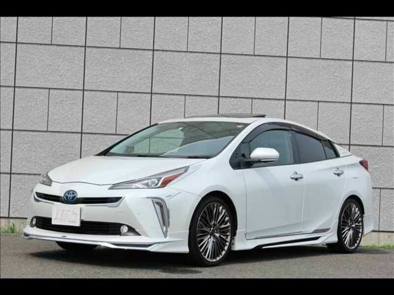 TOYOTA　PRIUS