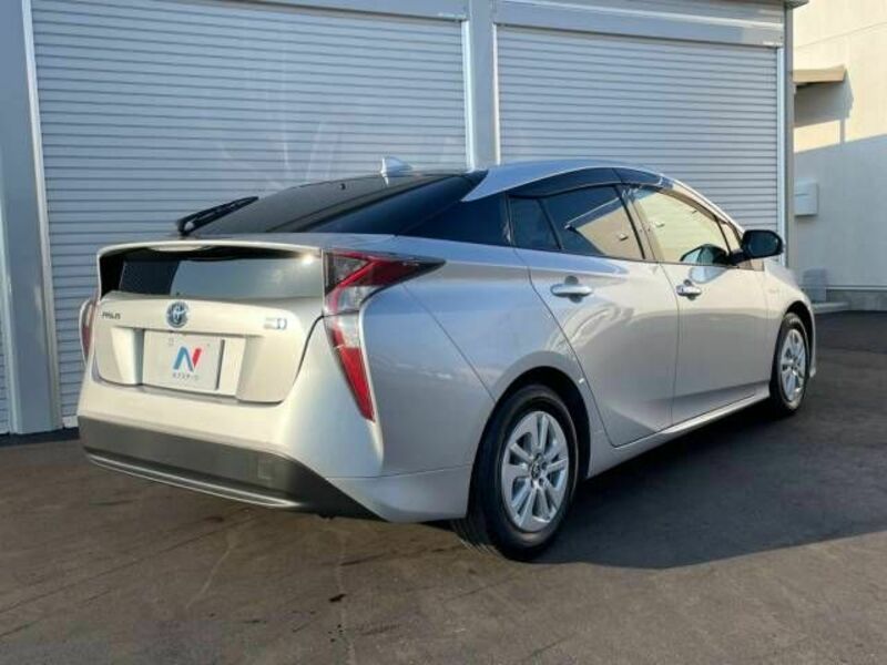 PRIUS-17