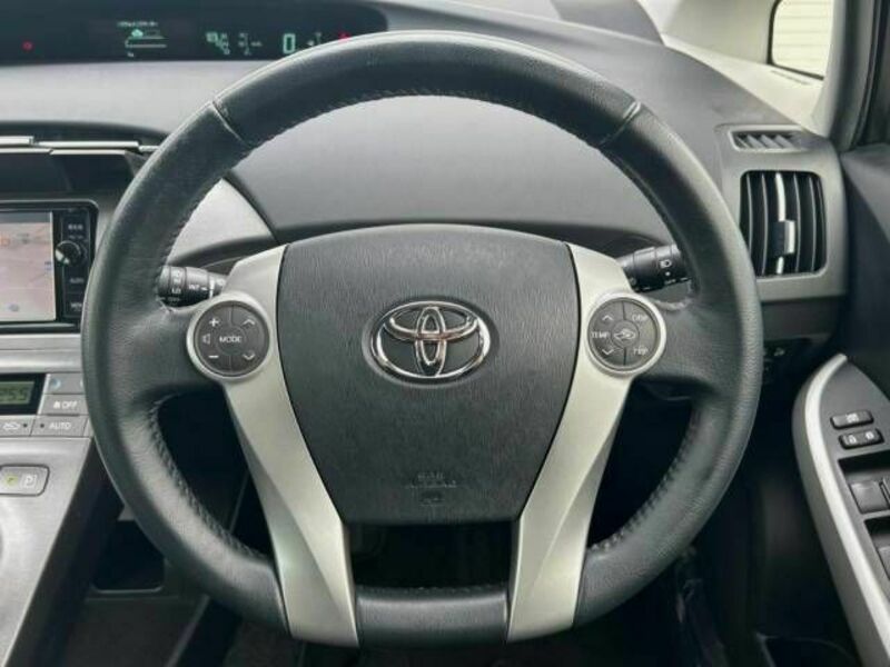 PRIUS-11