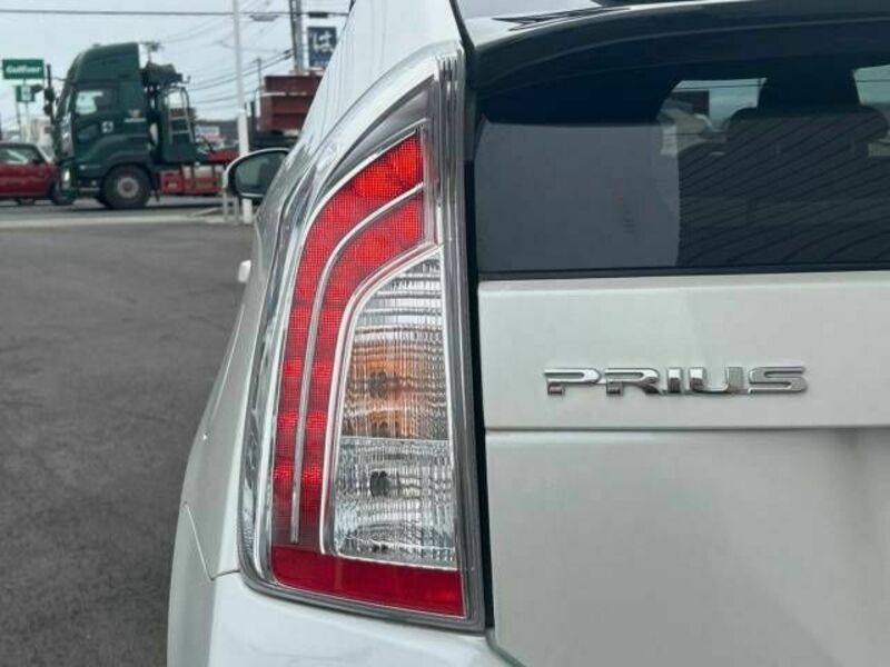 PRIUS-19