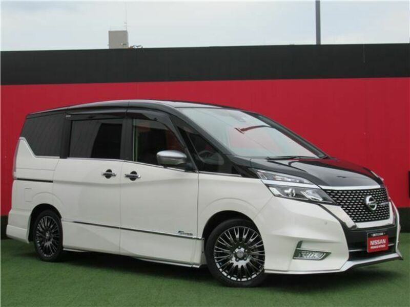 NISSAN　SERENA