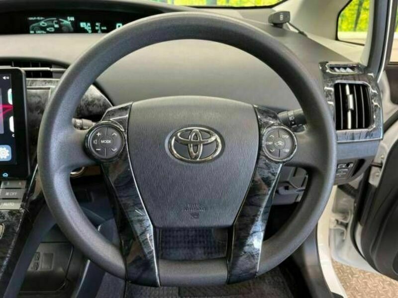 PRIUS-11