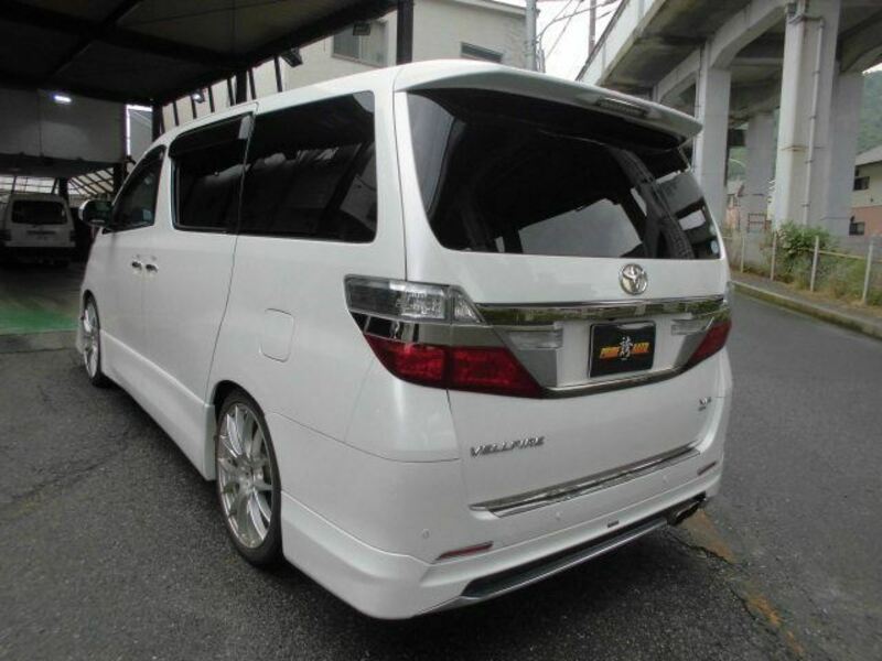 VELLFIRE-6