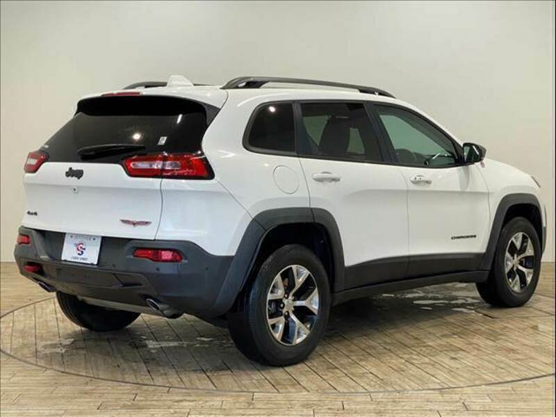 JEEP CHEROKEE-13