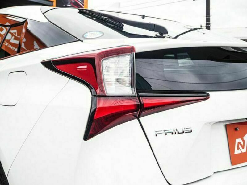 PRIUS-16