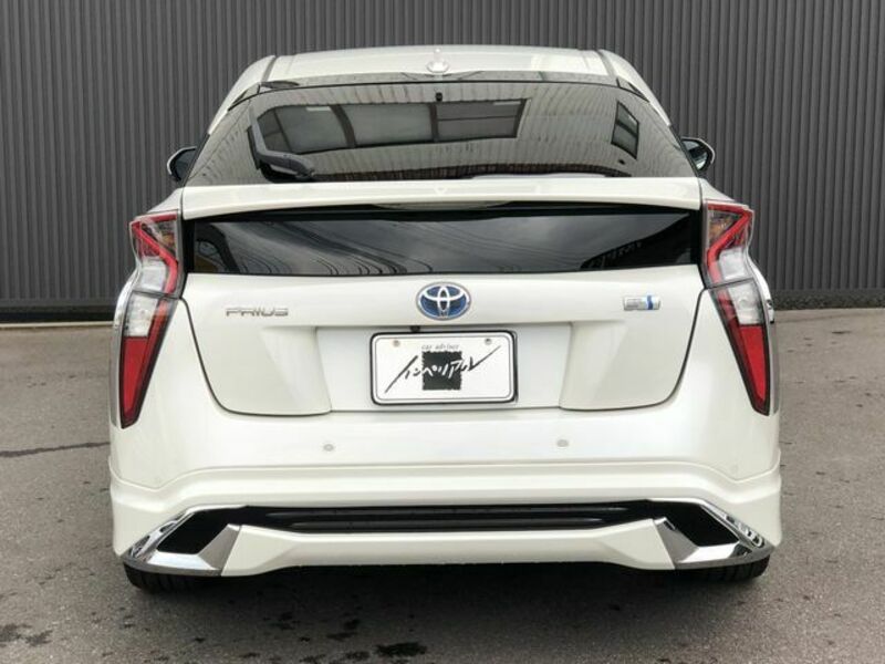 PRIUS-4