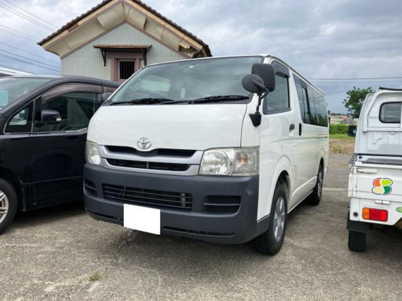 TOYOTA　HIACE VAN