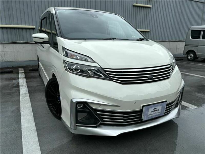 NISSAN　SERENA