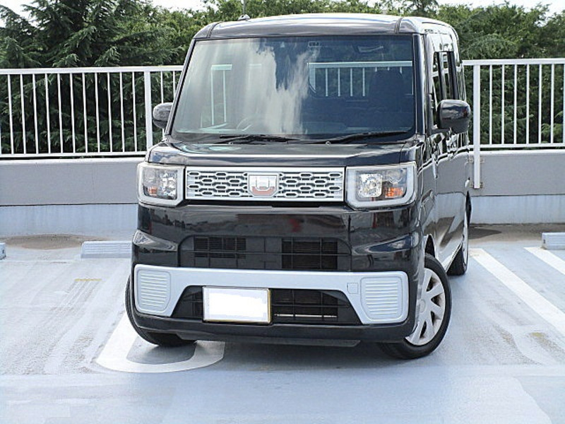 DAIHATSU　WAKE