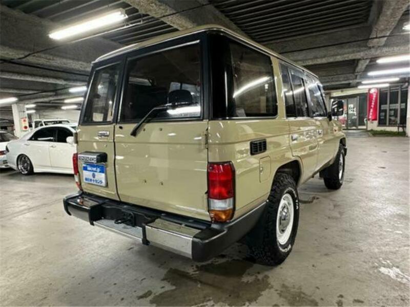 LAND CRUISER PRADO-6