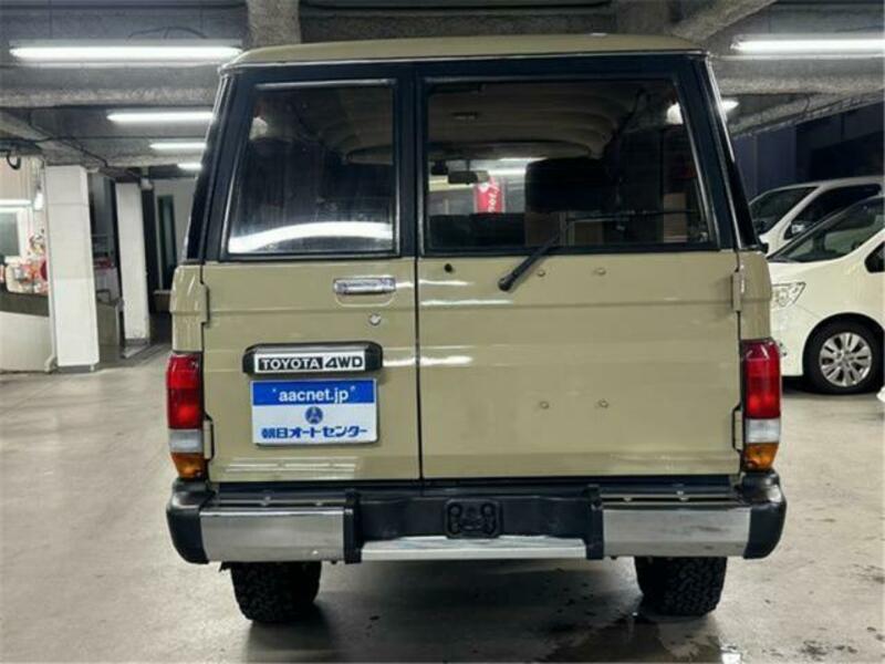 LAND CRUISER PRADO-2