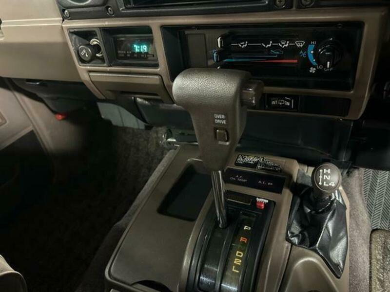 LAND CRUISER PRADO-19