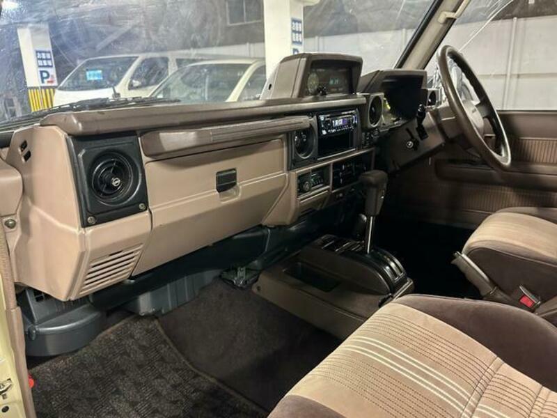 LAND CRUISER PRADO-14