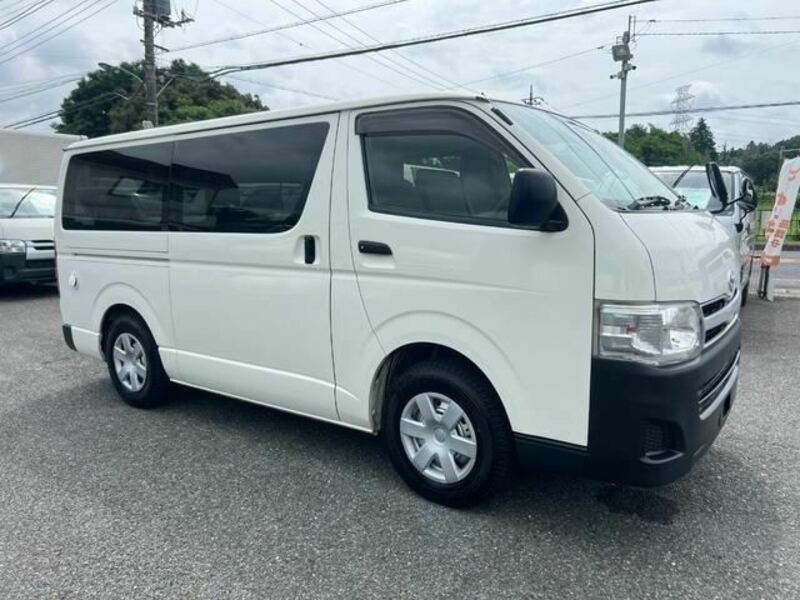 TOYOTA　HIACE VAN