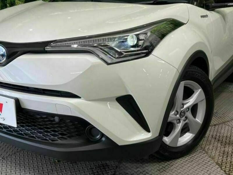 C-HR-12