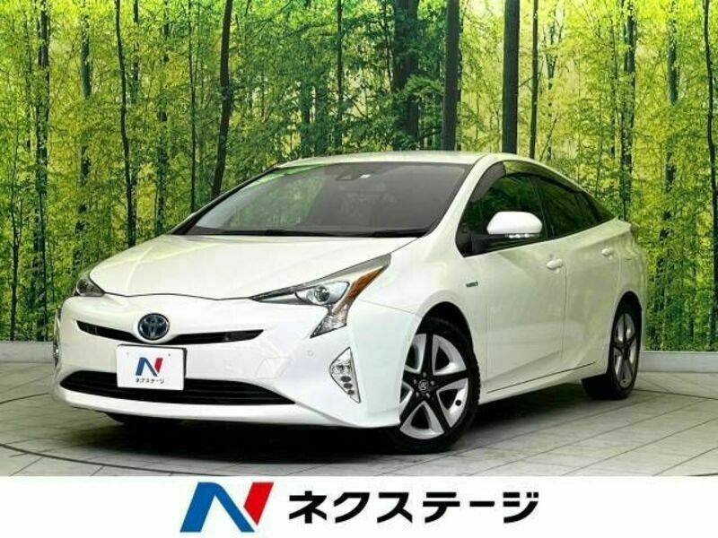 TOYOTA　PRIUS