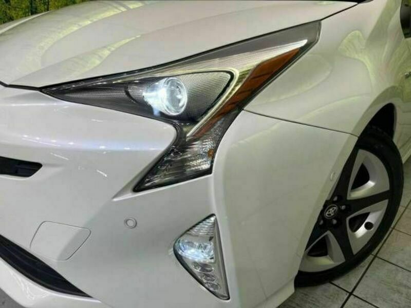 PRIUS-12