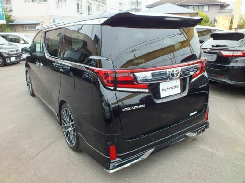 VELLFIRE-6