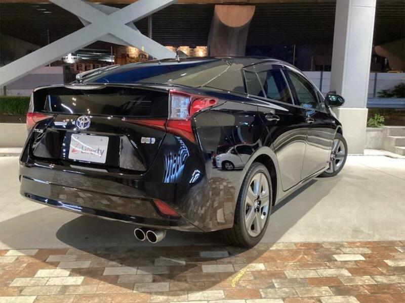 PRIUS-4